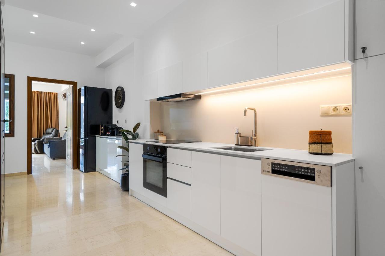 Luxury Suite In Downtown Iraklio Exterior foto