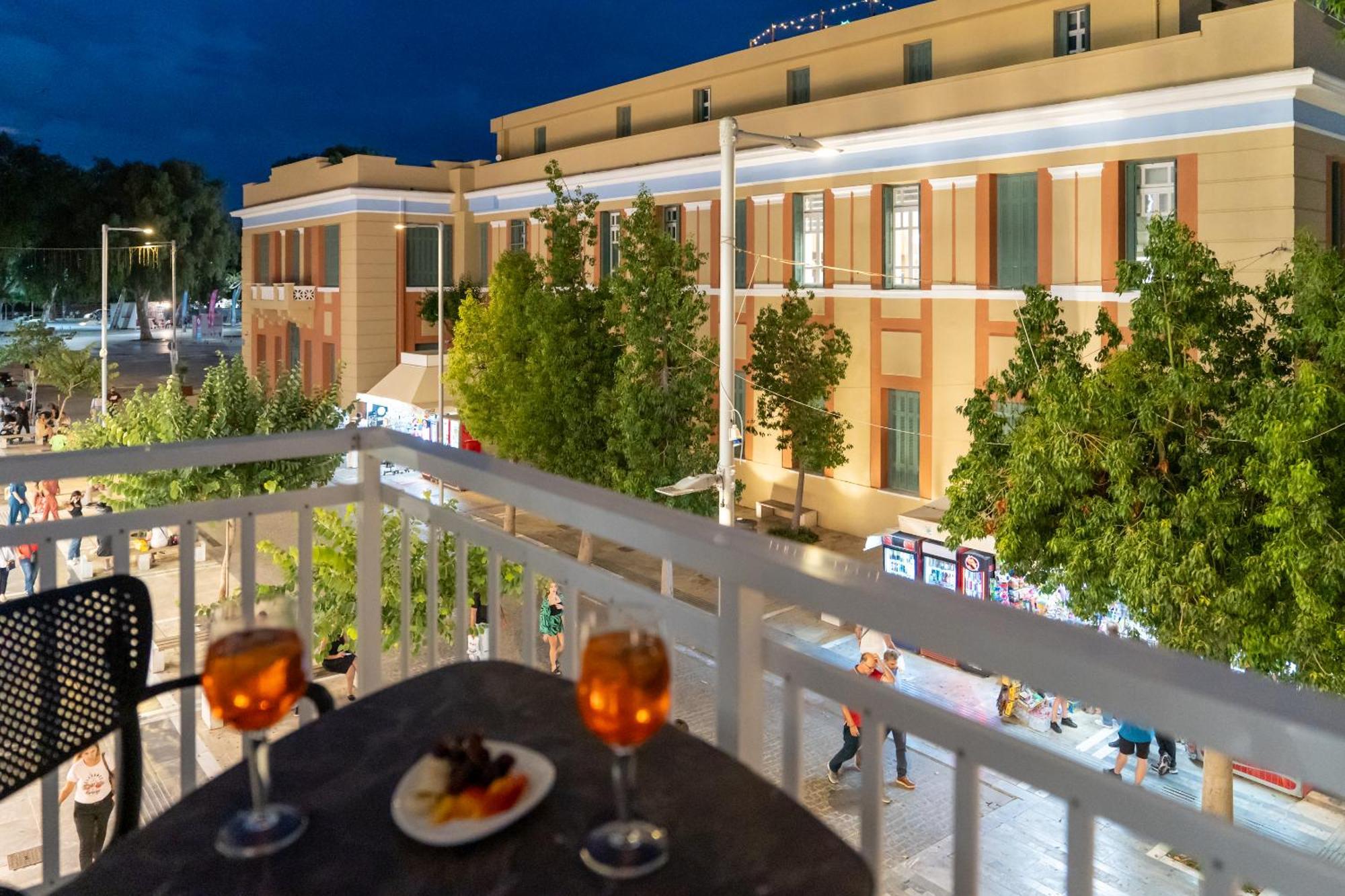 Luxury Suite In Downtown Iraklio Exterior foto
